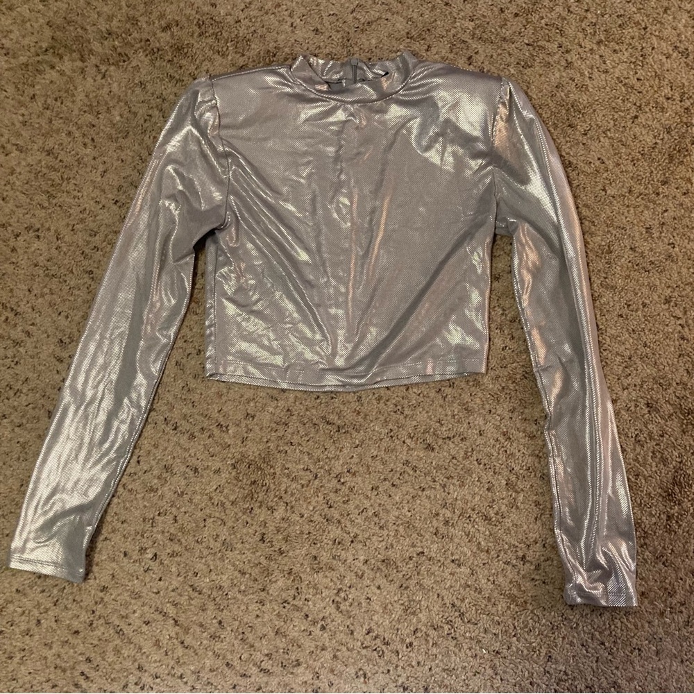 Silver holographic sparkly long sleeve crop stretch top Forever 21 shoulder pads